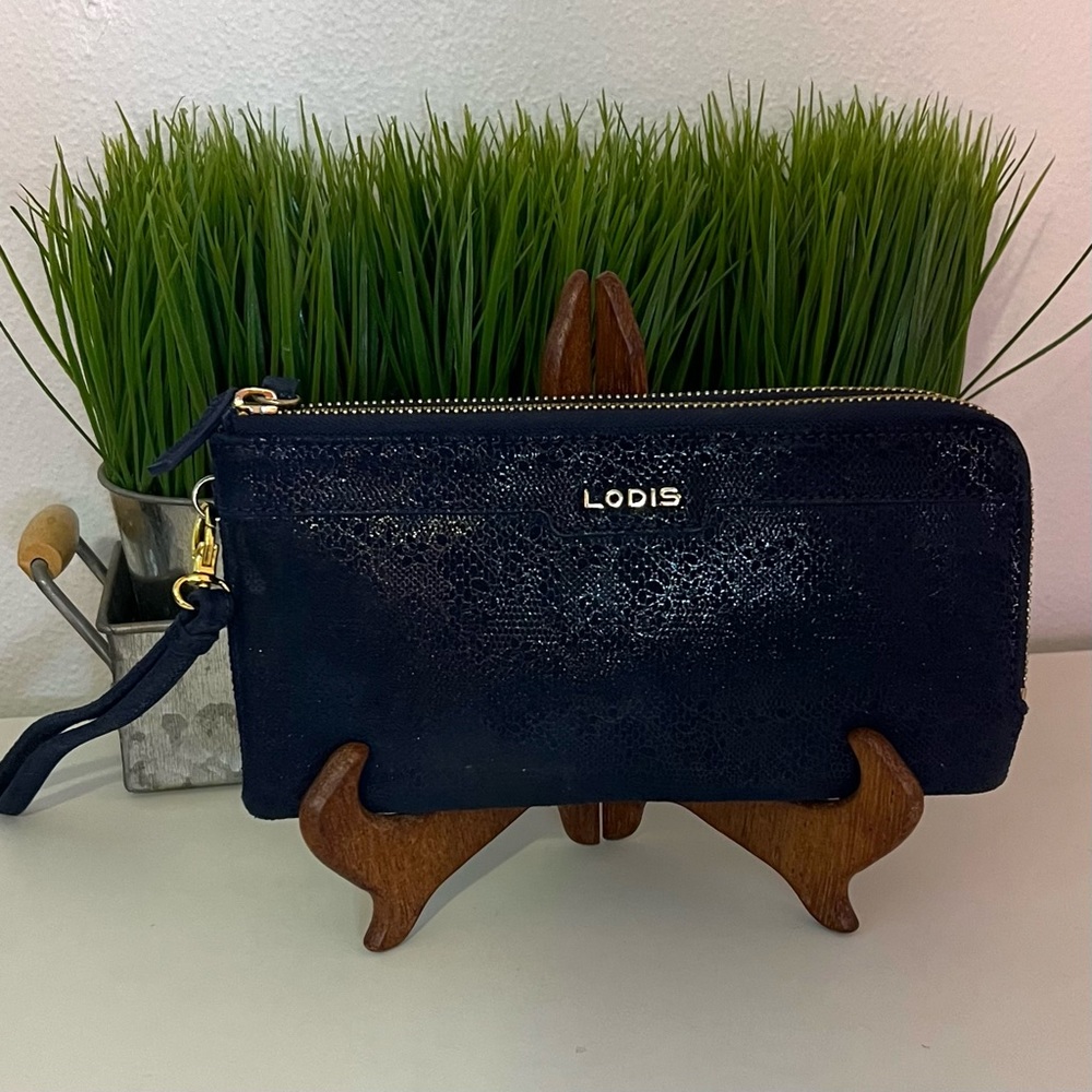 Lodis Blue Midnight Sparkle Double Zipper
Wallet Good Condition